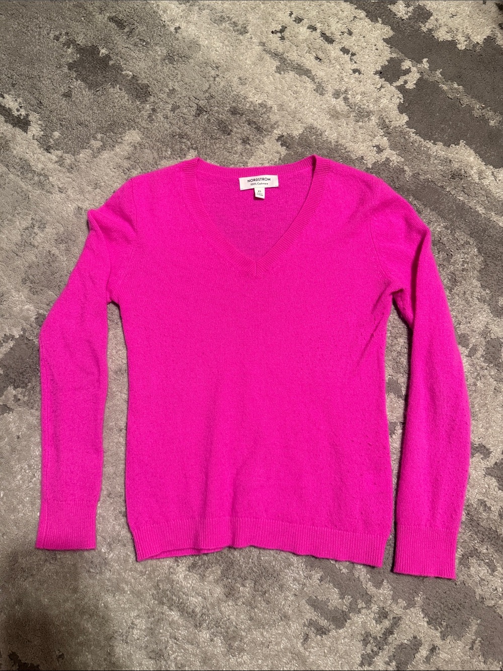 Nordstrom V-Neck Sweater - Fuchsia Pink